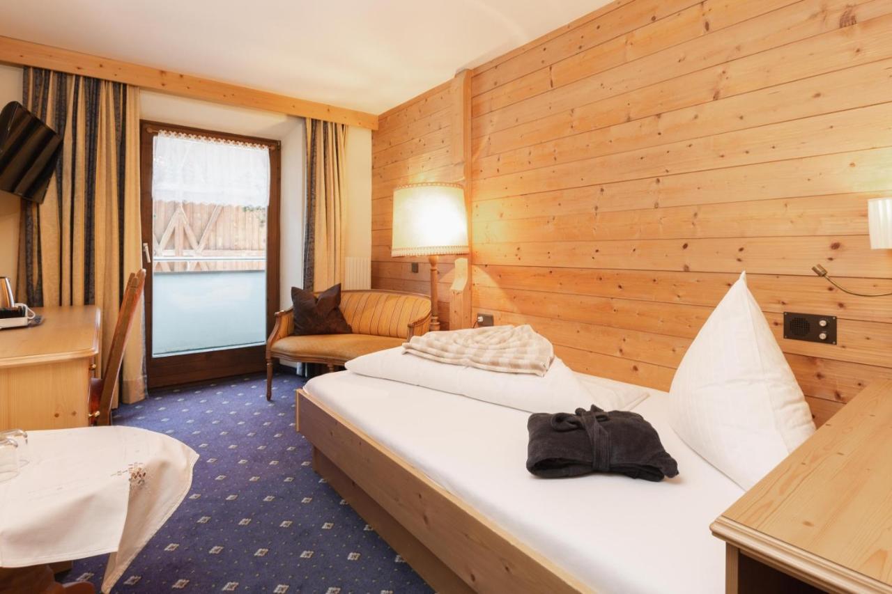 Familienhotel Adler Serfaus Ruang foto